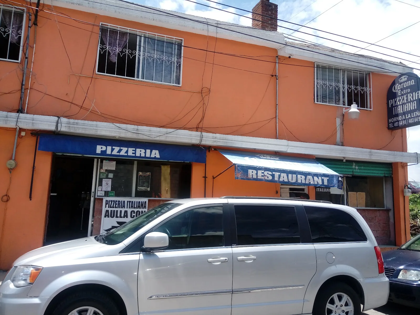 Fachada de Pizzeria Italiana sobre la recta a Cholula