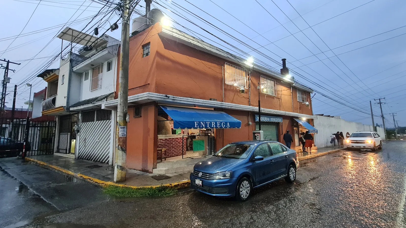 Abierto hasta tarde los viernes y sábados